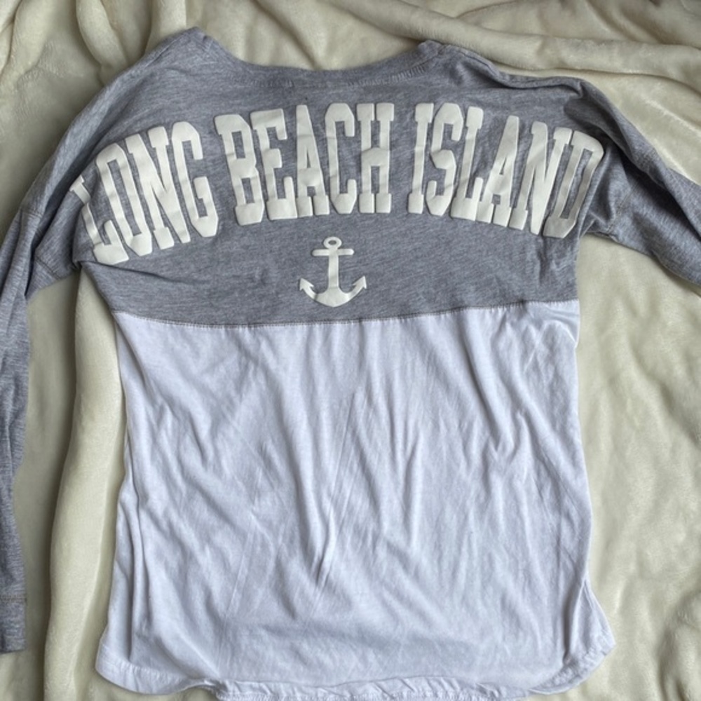 Preowned long beach island long sleeve shirt size medium